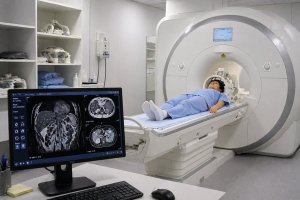 МРТ брюшной полости: что показывает исследование, как проходит процедура и зачем нужна подготовка