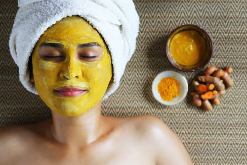 Healthy mask with turmeric